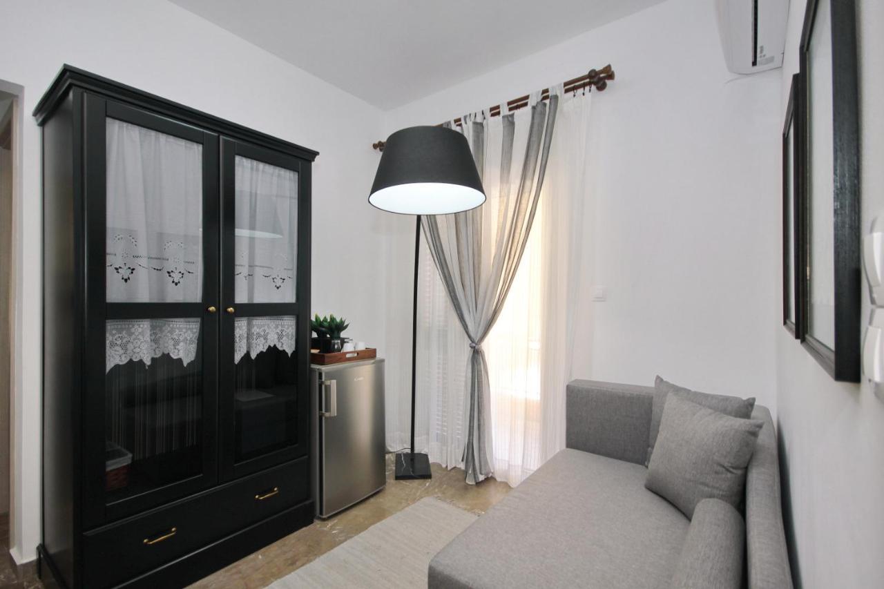 Aloe Luxury Apartments Porto Heli Extérieur photo
