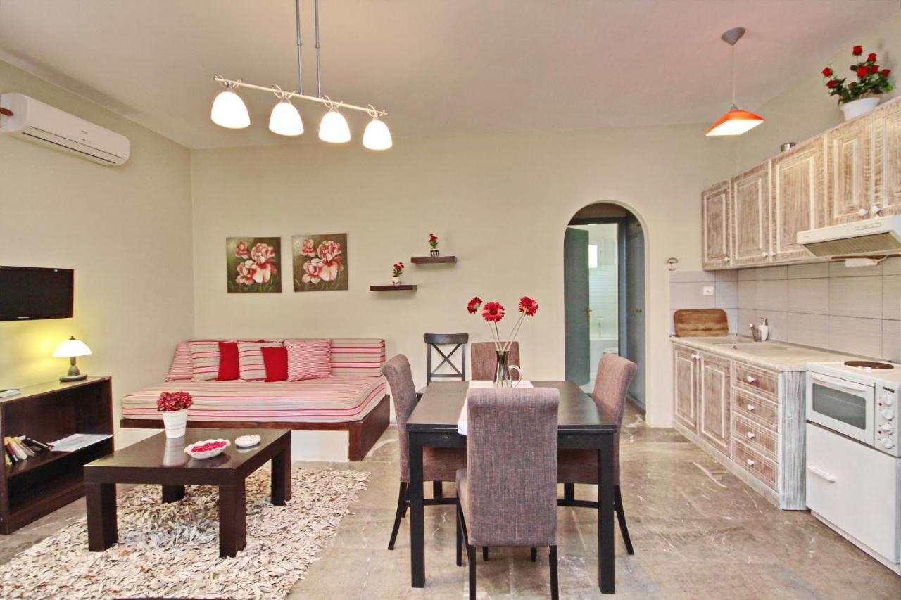 Aloe Luxury Apartments Porto Heli Extérieur photo