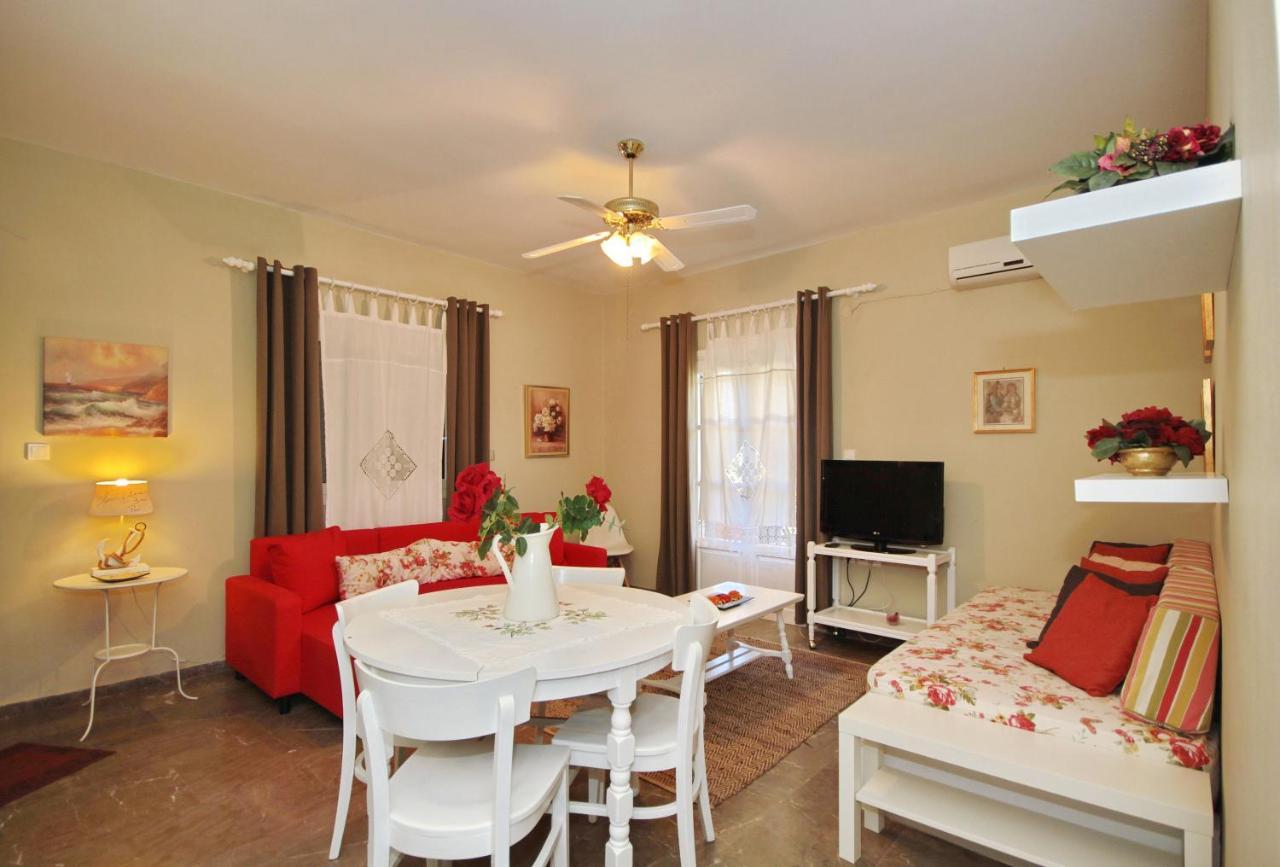 Aloe Luxury Apartments Porto Heli Extérieur photo