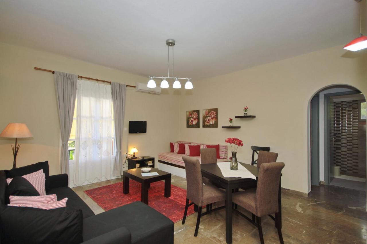 Aloe Luxury Apartments Porto Heli Extérieur photo